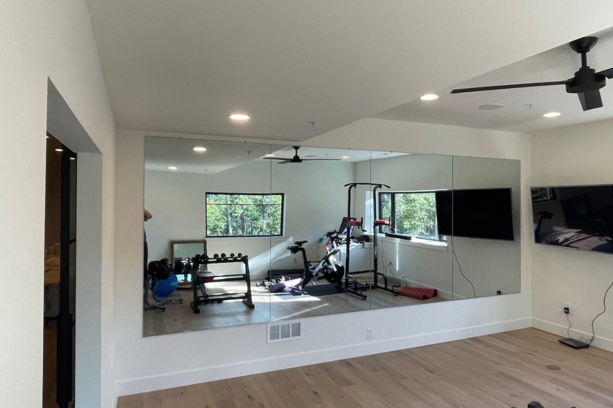 Choosing a Gym Mirror Top Key Factors to Consider - Mirrors Delivered