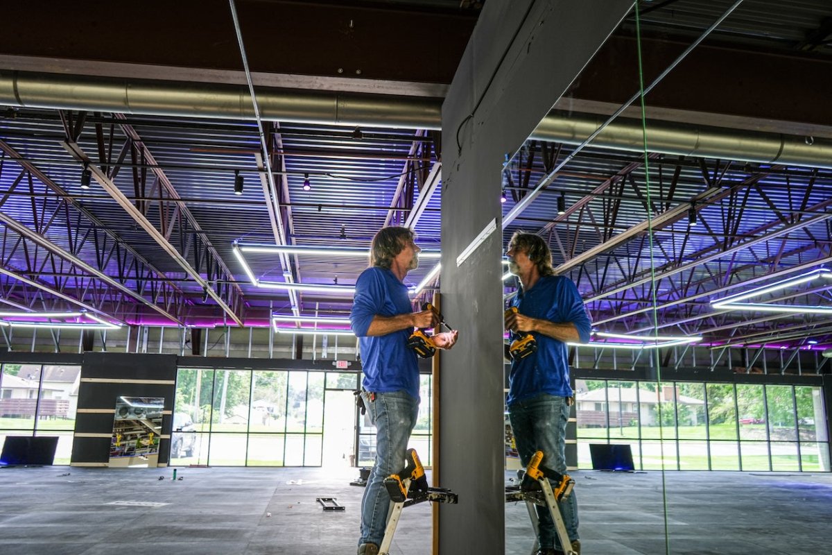 Top Mirror Uses for Homes and Businesses in Minneapolis MN - Mirrors Delivered